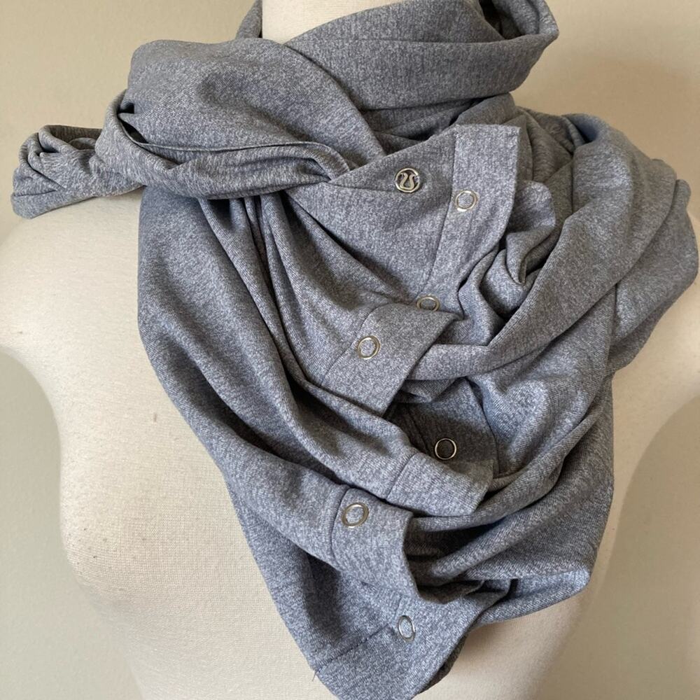 Lululemon Gray Customizable Snap Button Circle Sc… - image 2